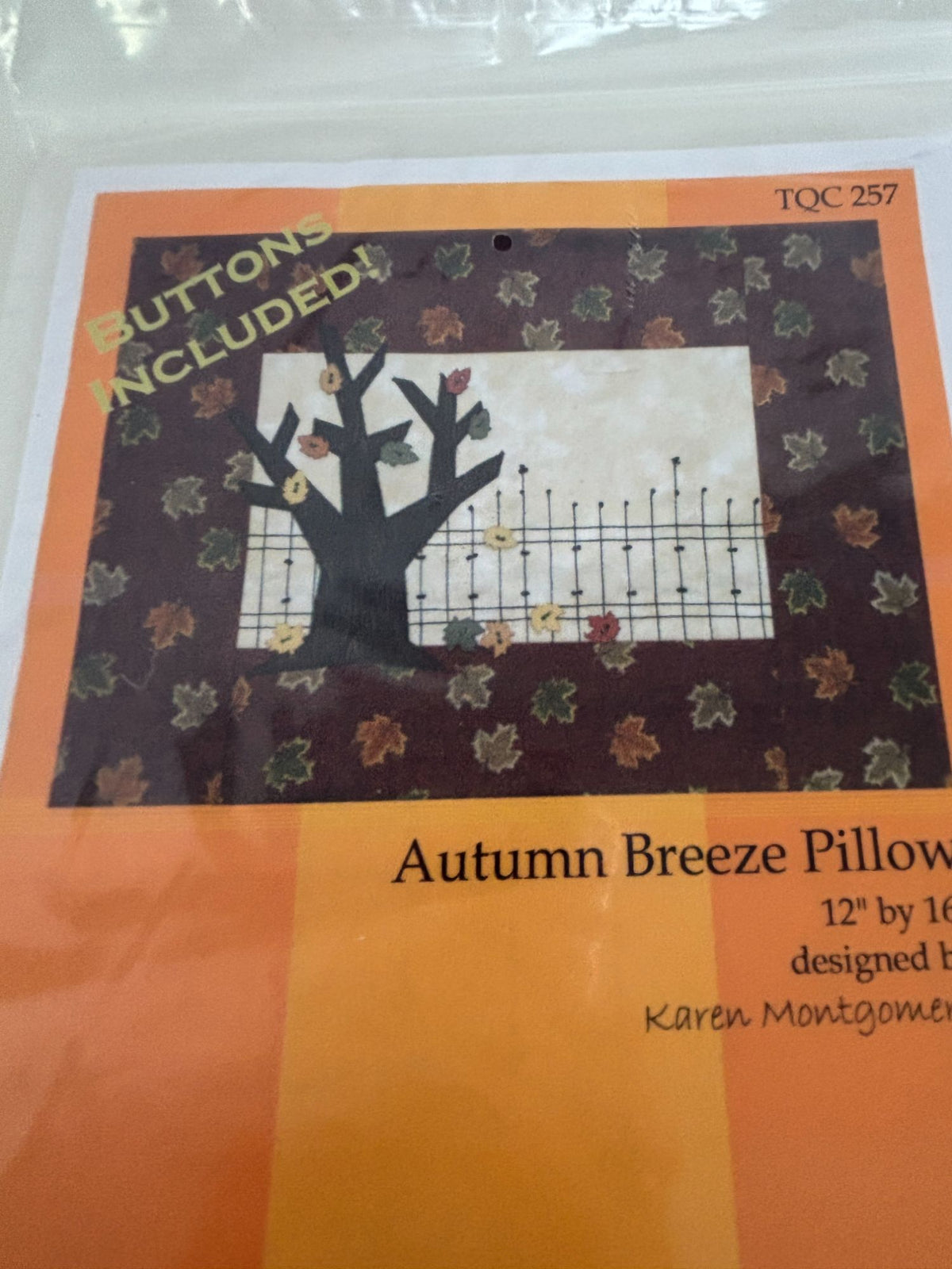 Quilt Company Pillow Pattern Autumn Breeze 12 x 16" Kit Karen Montgomery Buttons