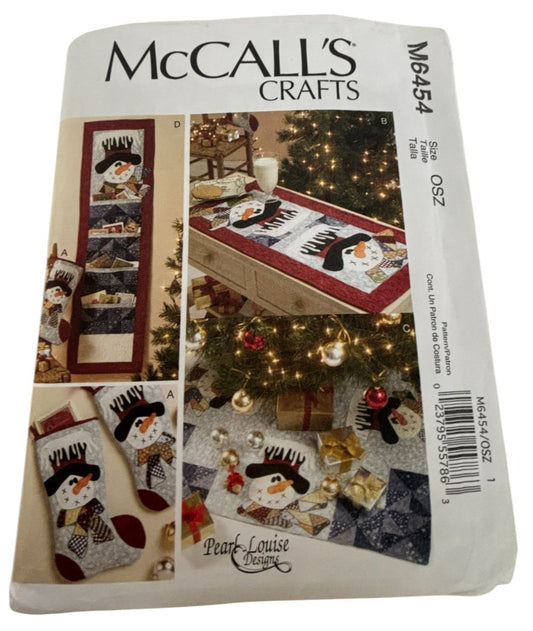 McCalls Crafts Sewing Pattern M6454 Snowman Stocking Table Runner Tree Skirt UC