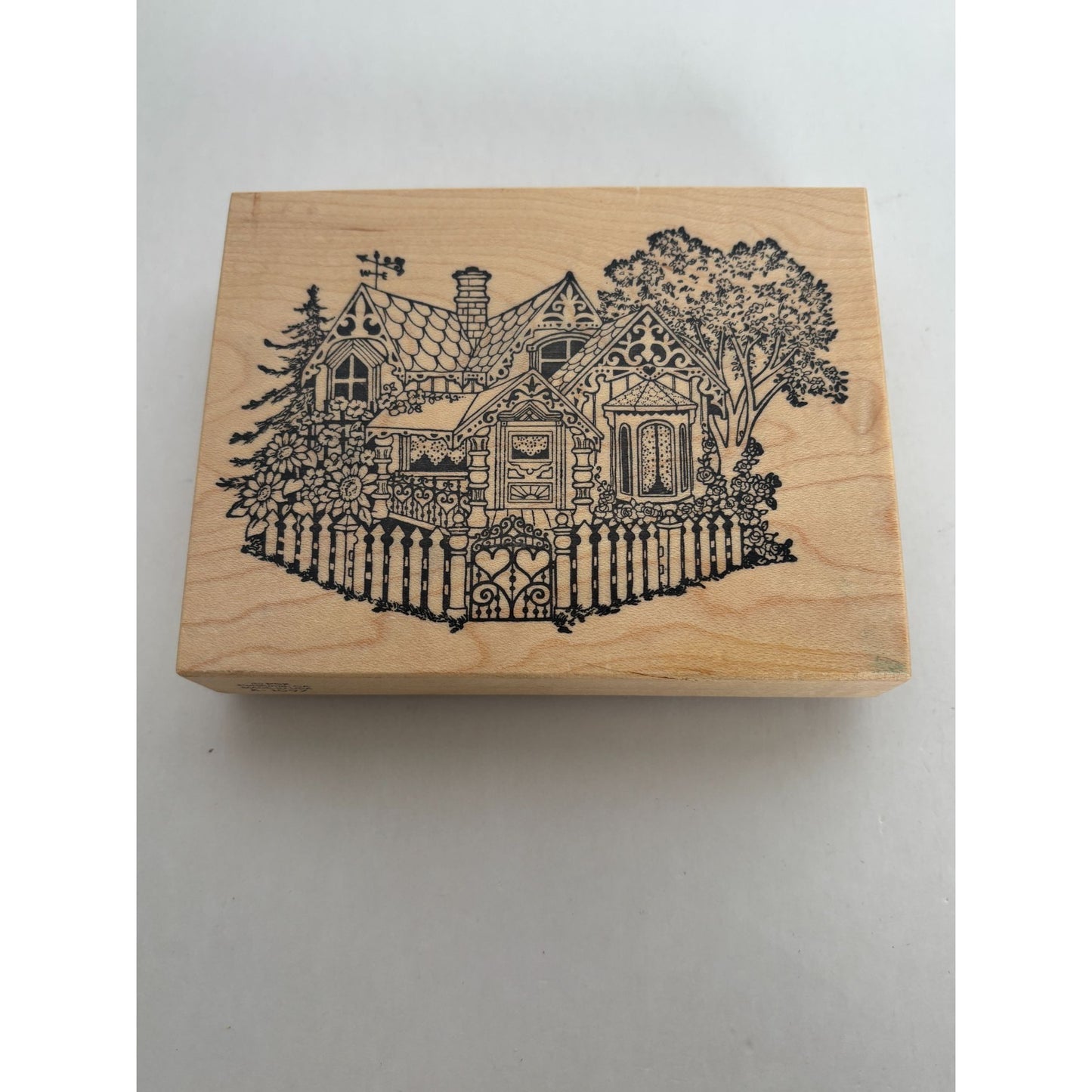 PSX Rubber Stamp Victorian Cottage Heart Gate Garden Fence Card Making K-1097