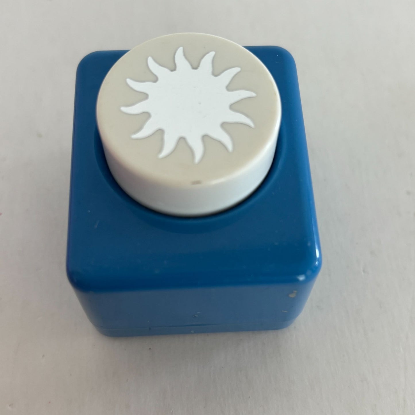 Sunburst Paper Punch Sun Shape Sunshine Happiness Craft Card Making Scrapbooking