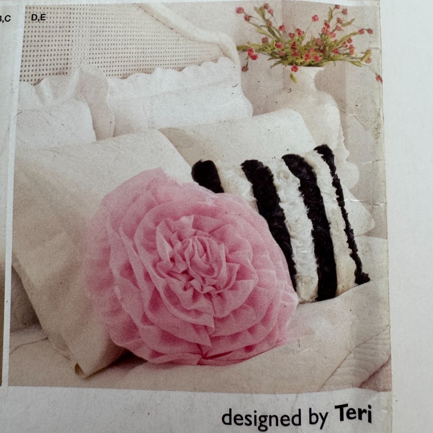 Simplicity Sewing Pattern 1679 Pillows Square Ruffles Couch Bedroom Home Decor