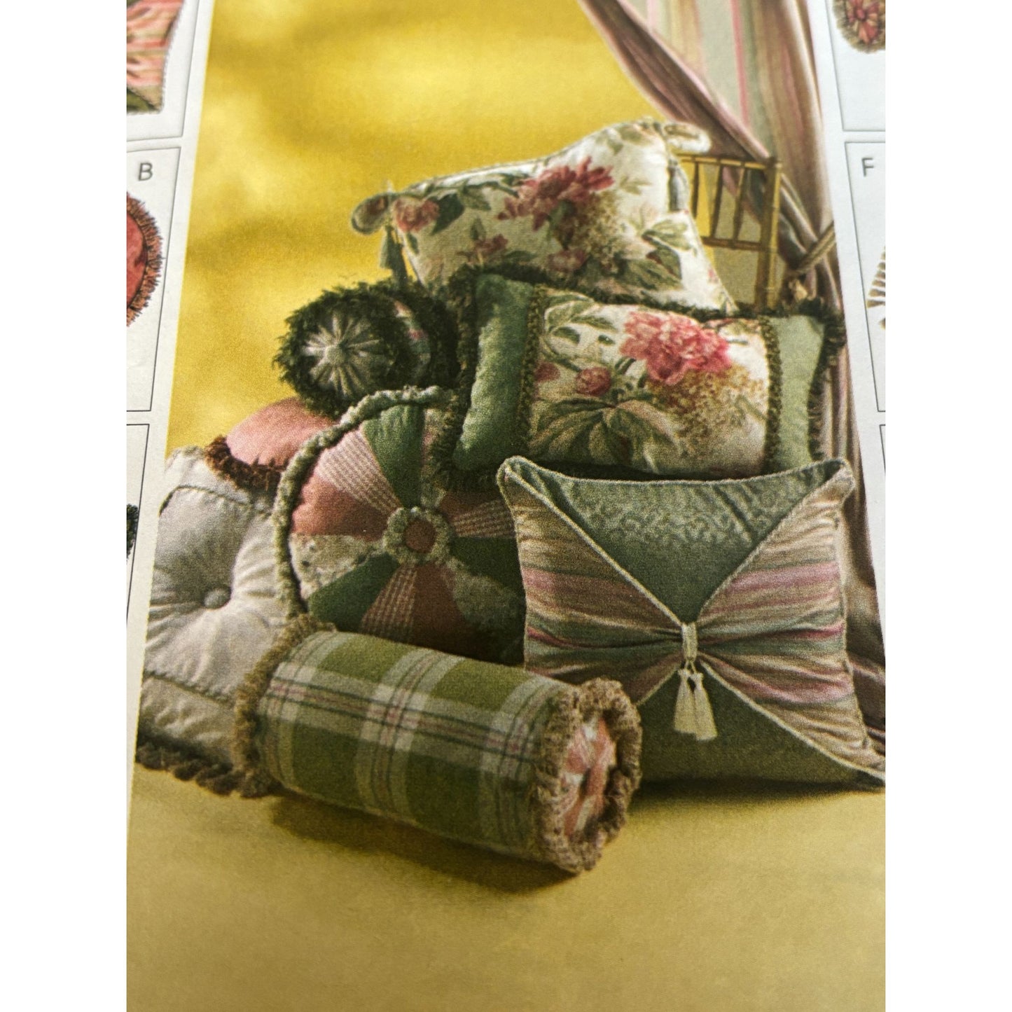 McCalls Sewing Pattern M4410 Home Decorating Accent Pillow Set Square Round UC