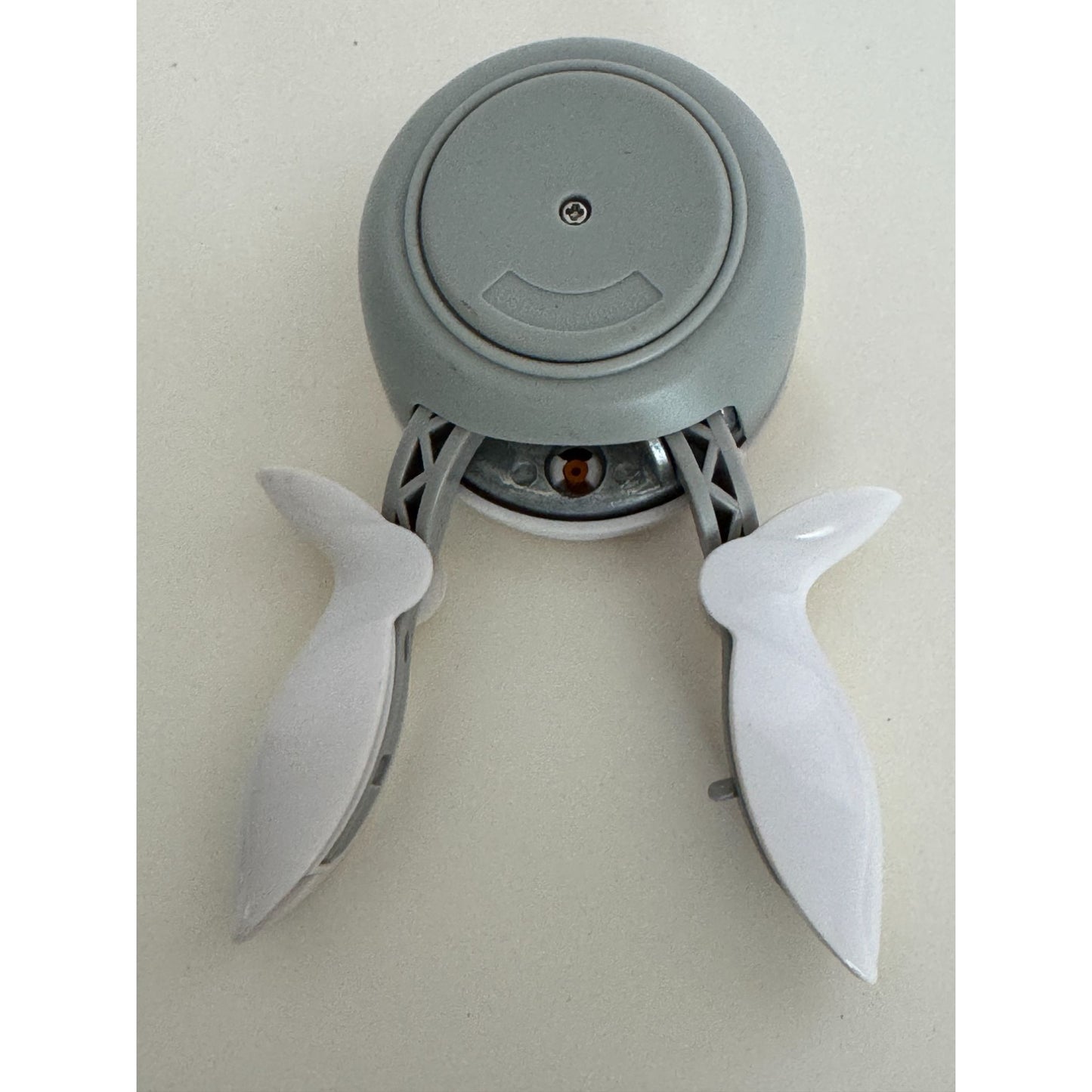 Fiskars Heart Lever Squeeze Paper Punch My Funny Valentine Zigzag Sawtooth Edge