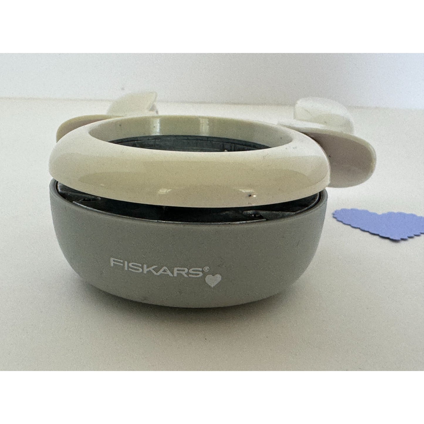 Fiskars Heart Lever Squeeze Paper Punch My Funny Valentine Zigzag Sawtooth Edge