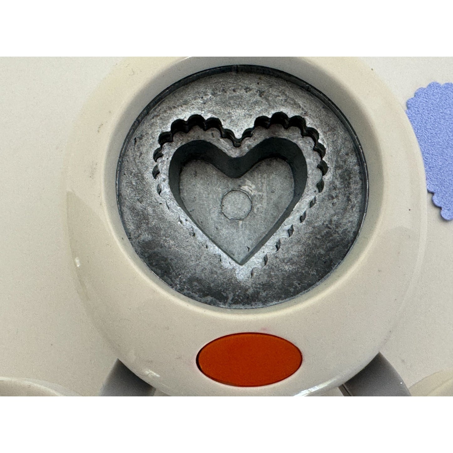 Fiskars Heart Lever Squeeze Paper Punch My Funny Valentine Zigzag Sawtooth Edge