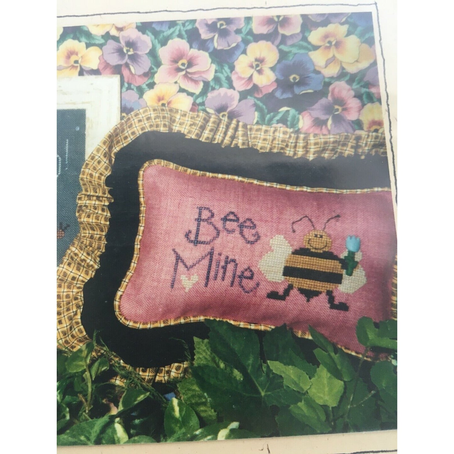 Lizzie Kate Cross Stitch Pattern Buzz on Inn & Bee Mine Bees Summer Needlework