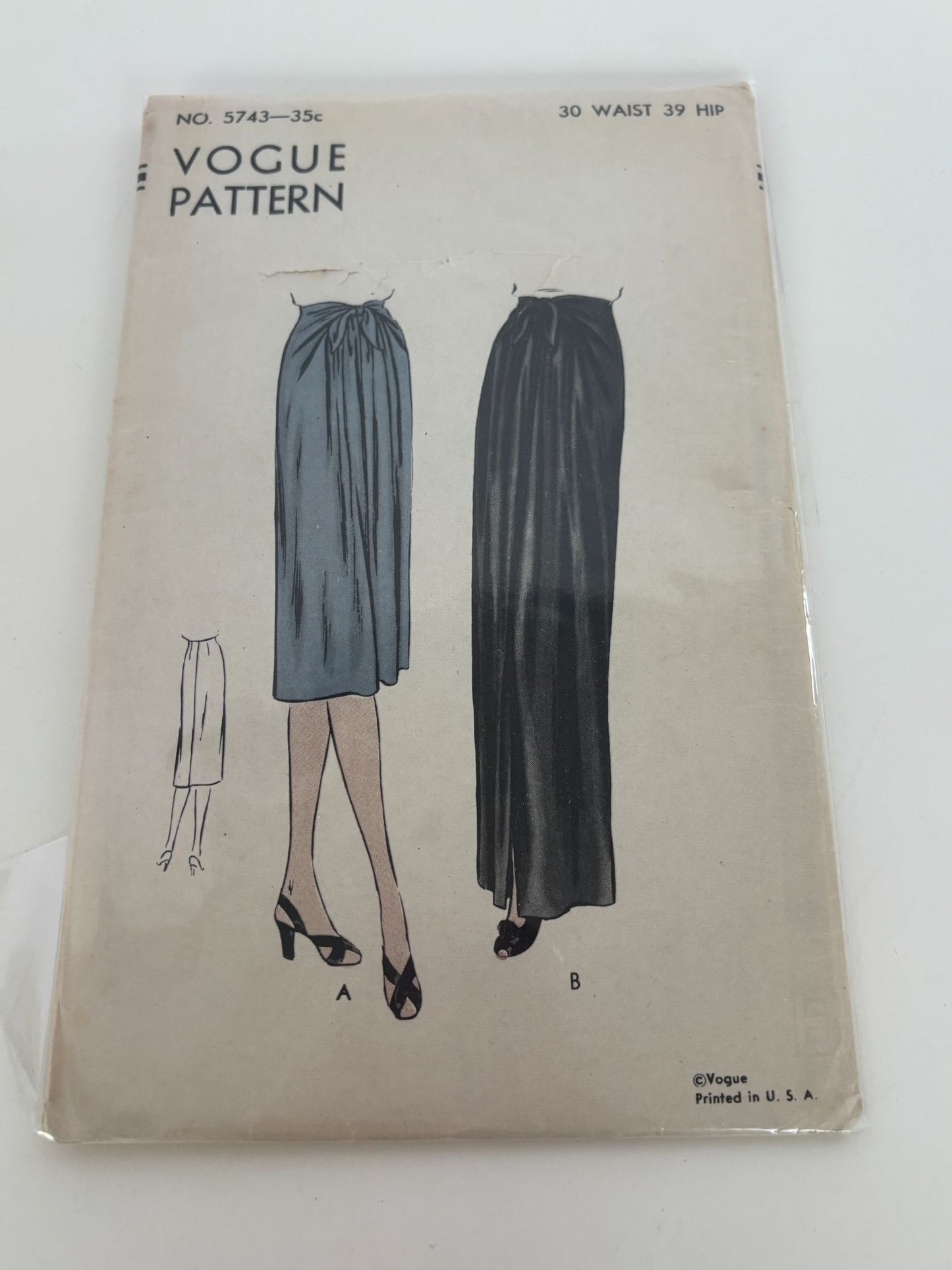 Vogue Sewing Pattern 5743 Long Gathered Skirt 30 Inch Waist 1940s Vintage Rare
