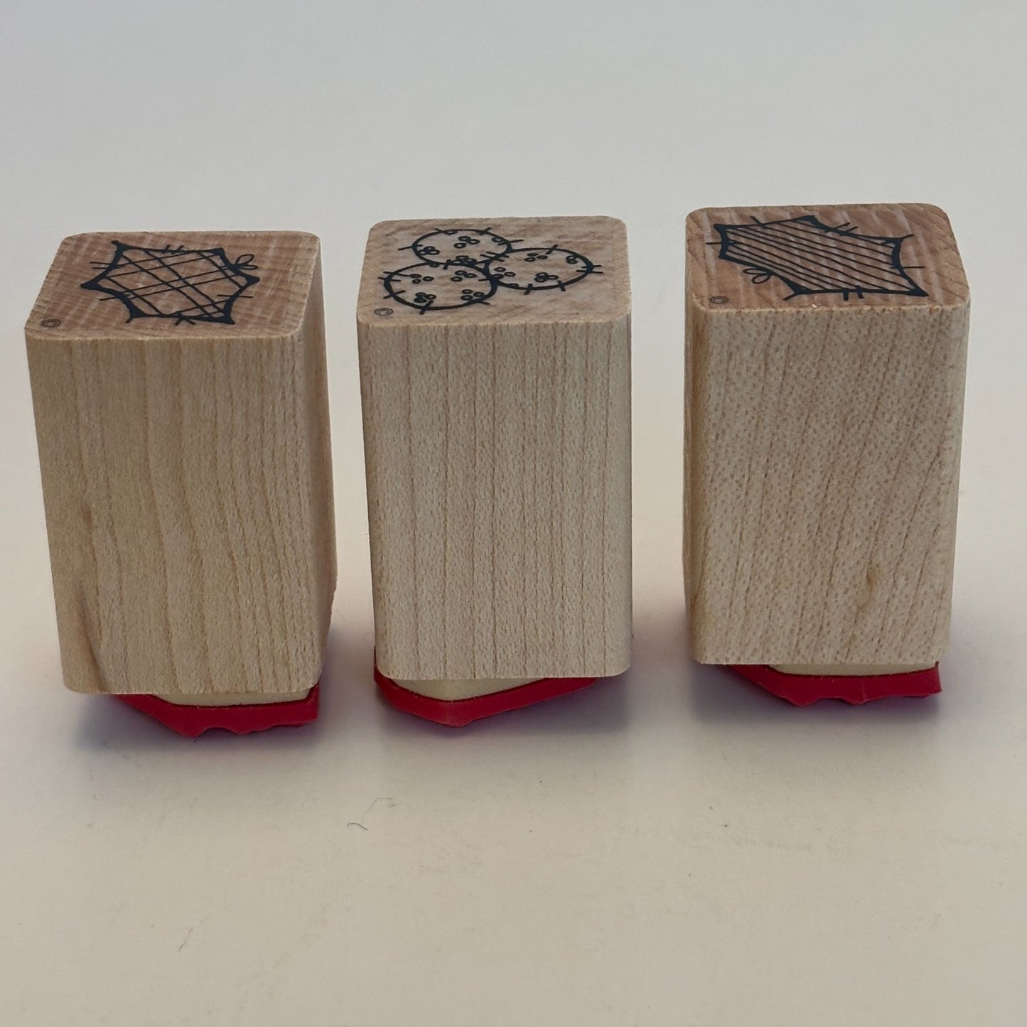 DOTS Rubber Stamps Christmas Holly Leaves Berries Berry Country Patch Holidays