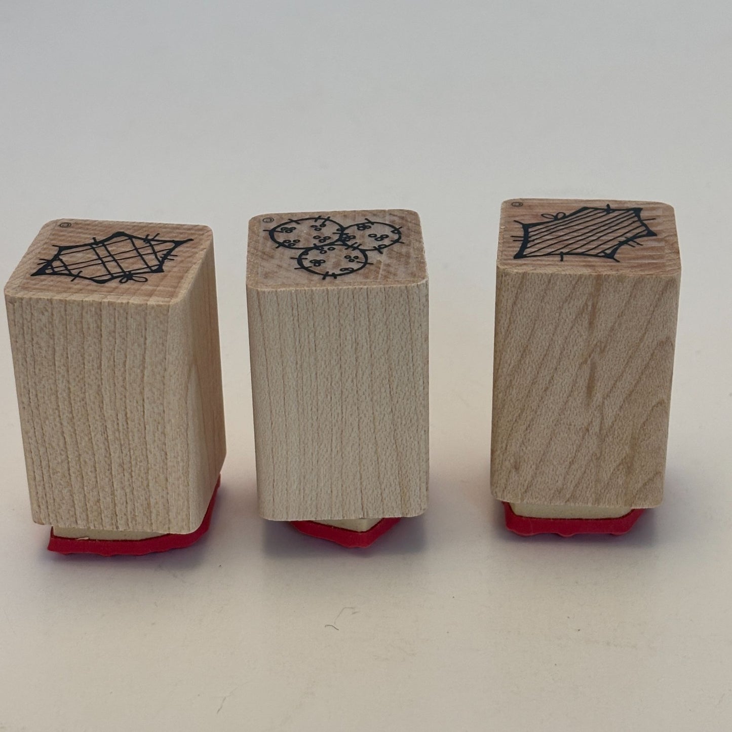 DOTS Rubber Stamps Christmas Holly Leaves Berries Berry Country Patch Holidays