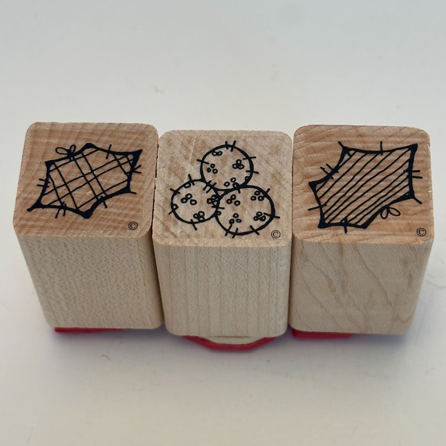 DOTS Rubber Stamps Christmas Holly Leaves Berries Berry Country Patch Holidays