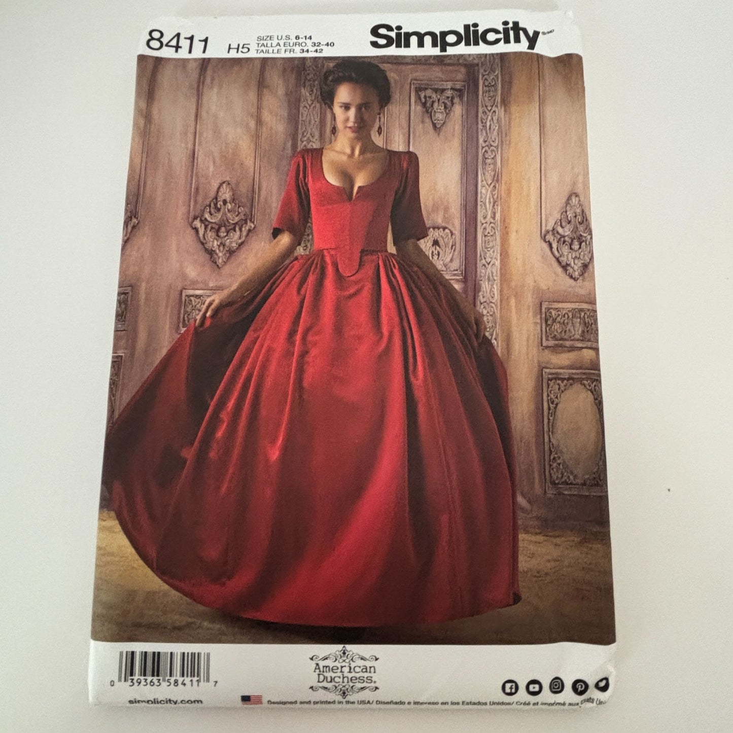 Simplicity Sewing Pattern 8411 Historical Dress 18th Century Costume 6-14 UC