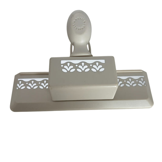 Martha Stewart Paper Punch Botanical Scallop Flower Edge Border Card Making Art