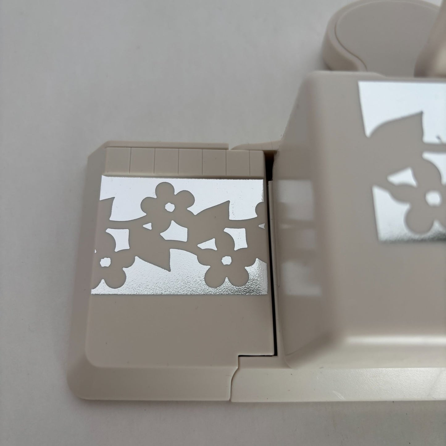 Martha Stewart Paper Punch Blossom Trim Deep Edge Flower Border Card Making Art