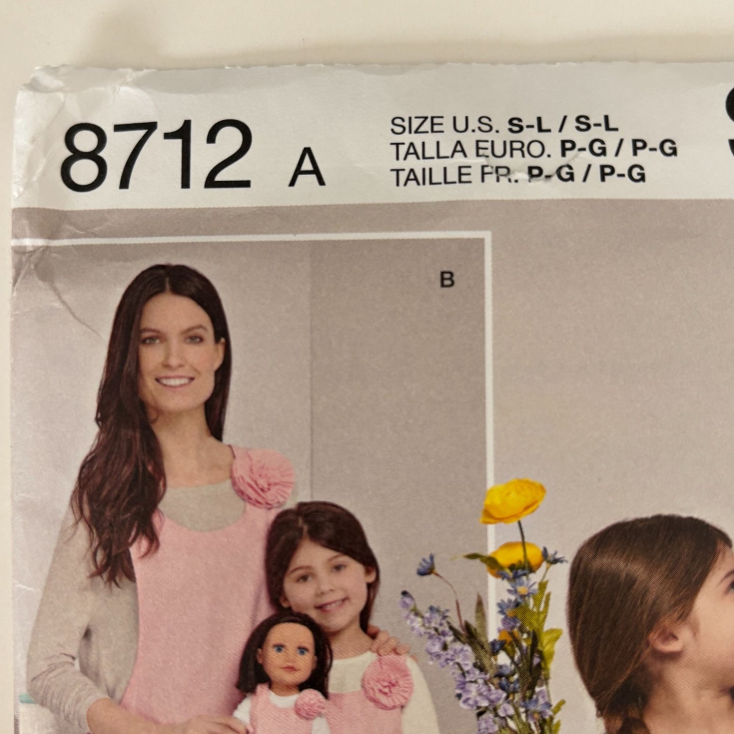 Simplicity Sewing Pattern 8712 Mommy and Me Matching Aprons Holiday Baking Uncut Christmas Kitchen