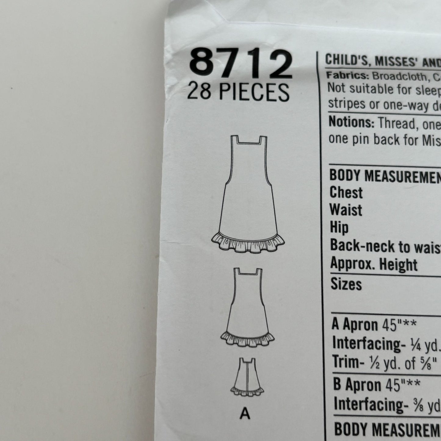 Simplicity Sewing Pattern 8712 Mommy and Me Matching Aprons Holiday Baking Uncut Christmas Kitchen