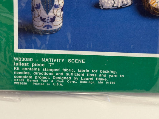 Bernat Stamped Stitchery Nativity Scene Kit Yarn Dolls 1980s Christmas Craft