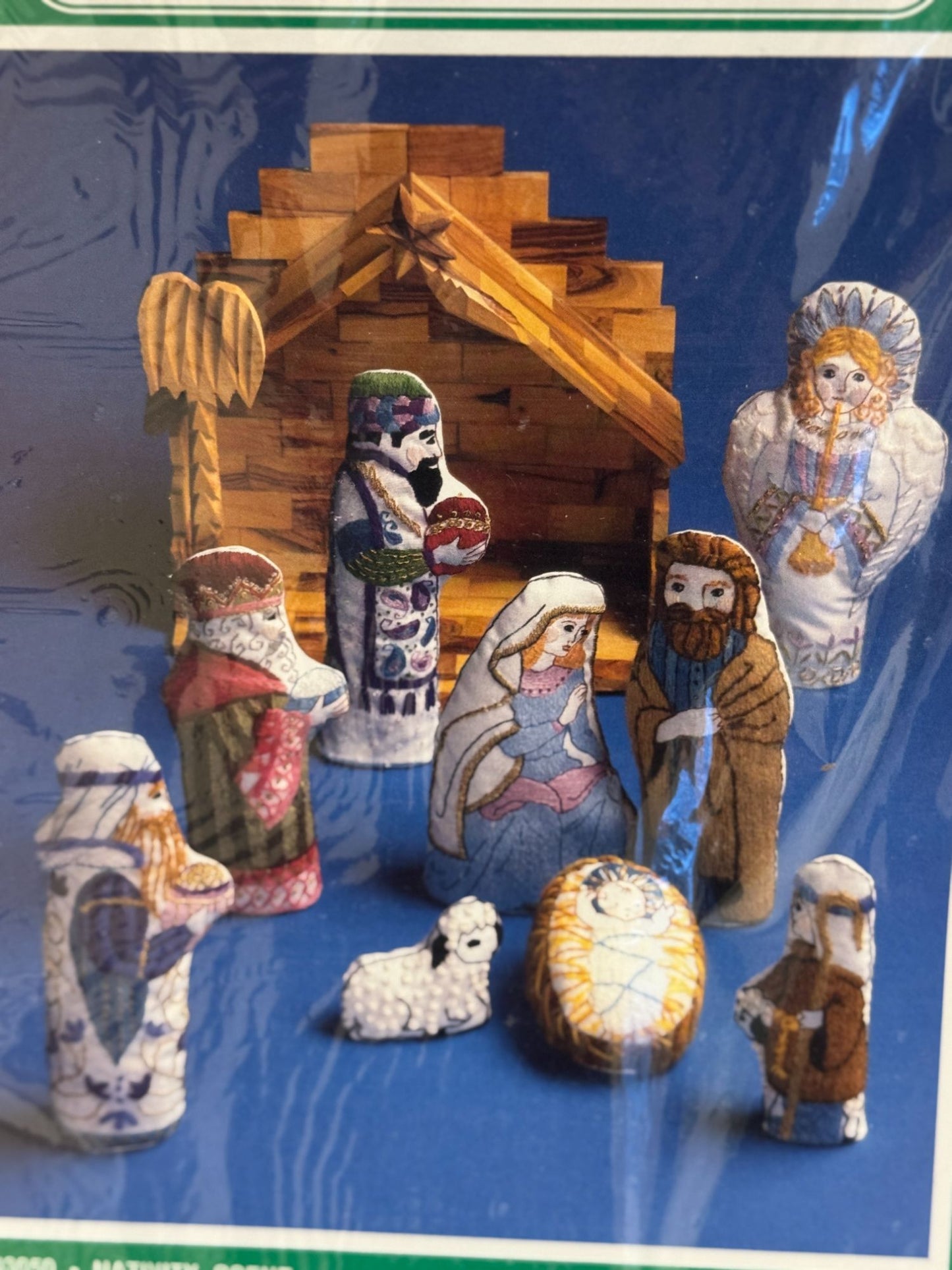 Bernat Stamped Stitchery Nativity Scene Kit Yarn Dolls 1980s Christmas Craft