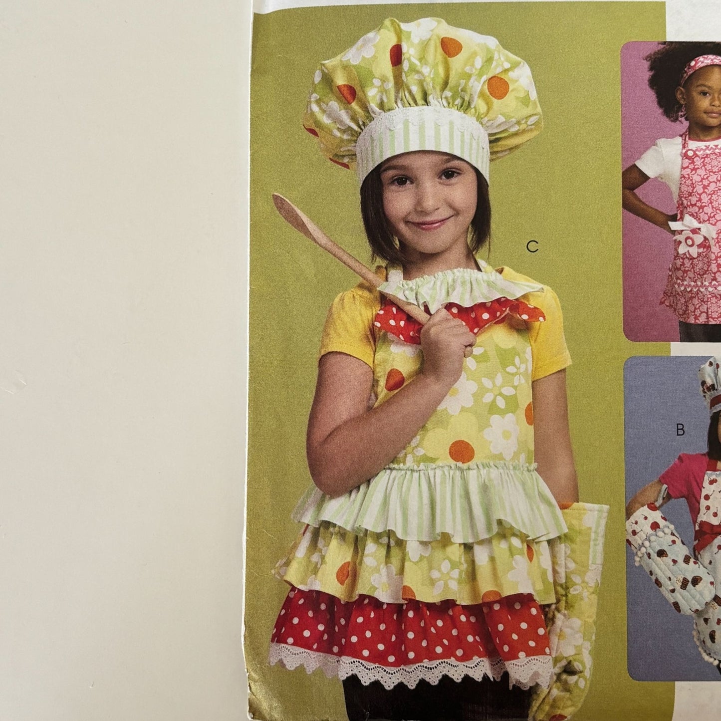 McCalls Sewing Pattern M6049 Kids Kitchen Apron Chef Hat Cooking Costume Baker 3-8 Uncut