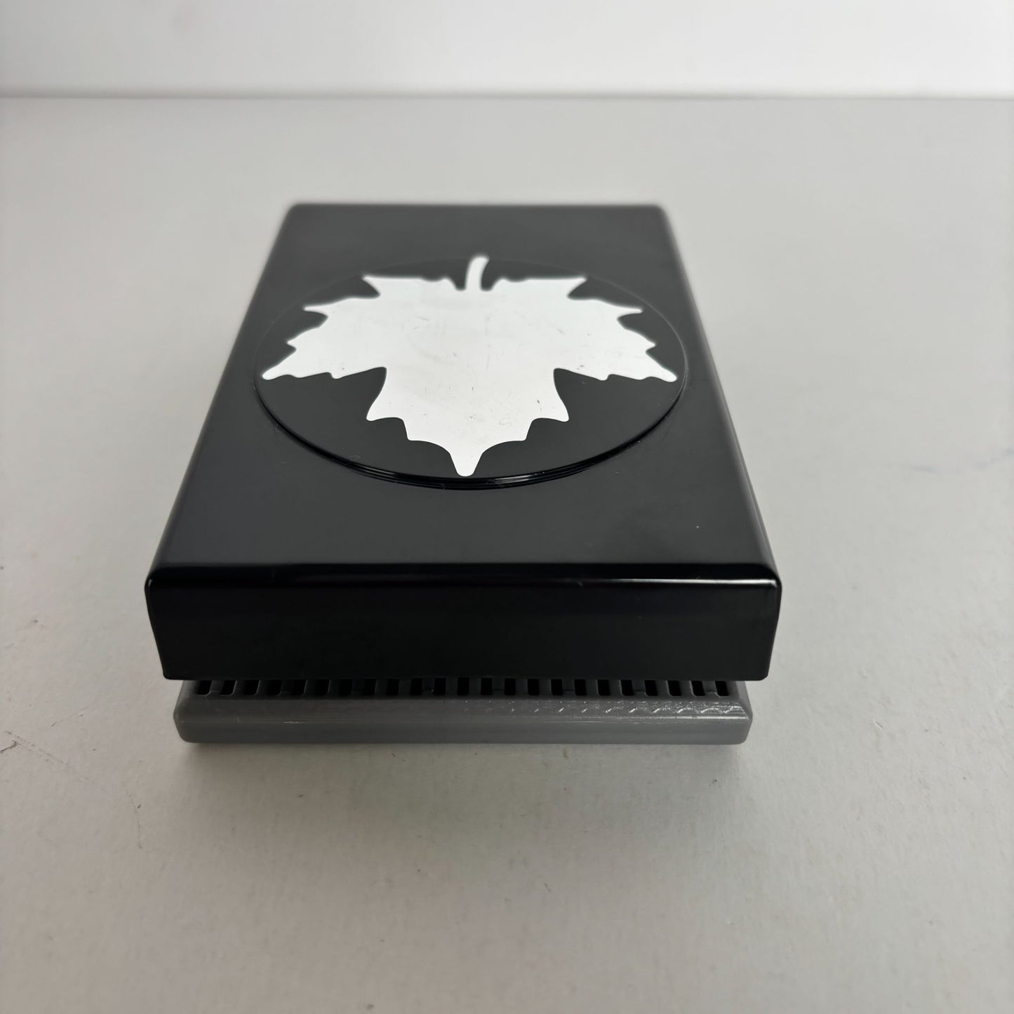 EK Success Paper Punch Maple Leaf Large Fall Thanksgiving Cardmaking Canada Craft Autumn Nature