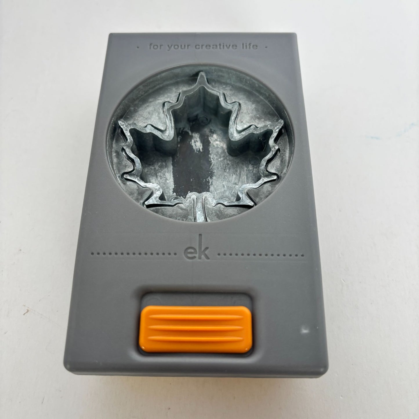 EK Success Paper Punch Maple Leaf Large Fall Thanksgiving Cardmaking Canada Craft Autumn Nature