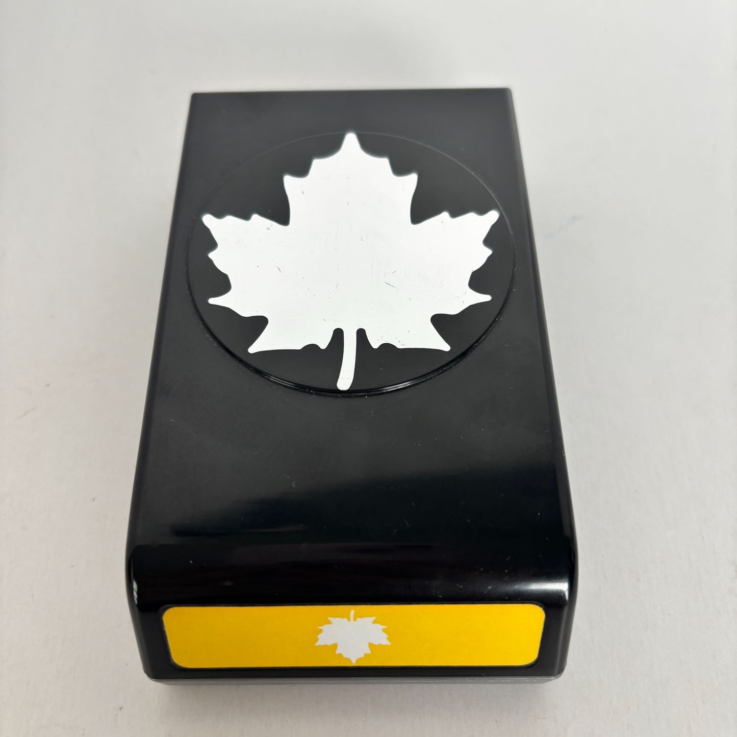 EK Success Paper Punch Maple Leaf Large Fall Thanksgiving Cardmaking Canada Craft Autumn Nature