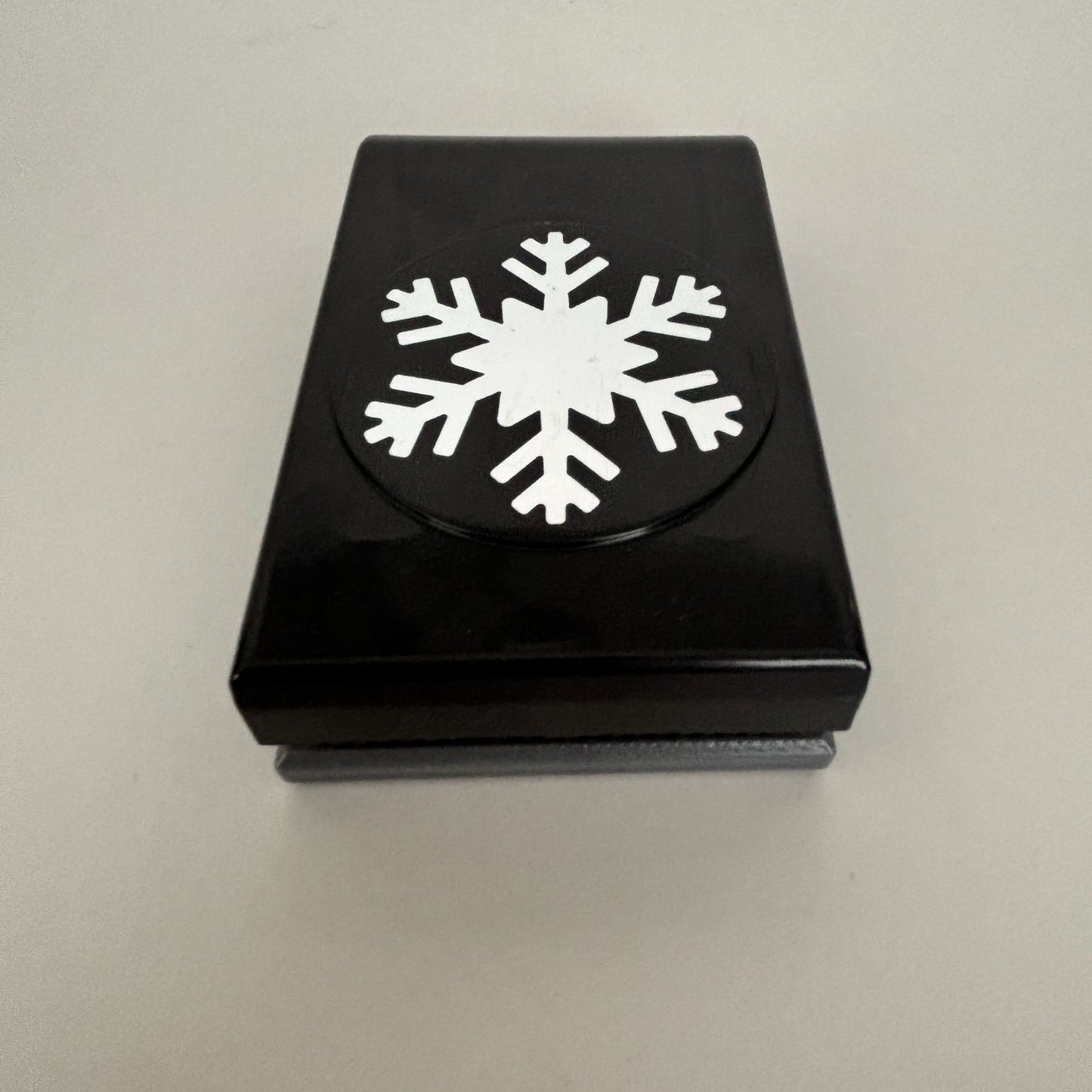 EK Success Snowflake Shape Punch Christmas Card Making Nordic Craft Large PSN L Snow