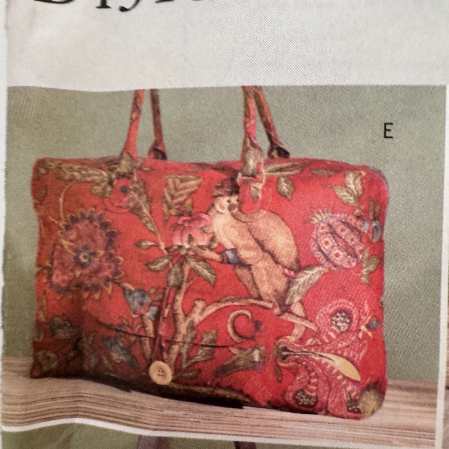 Butterick Sewing Pattern B4318 Large Tote Bag Pocket Travel Accessory Uncut