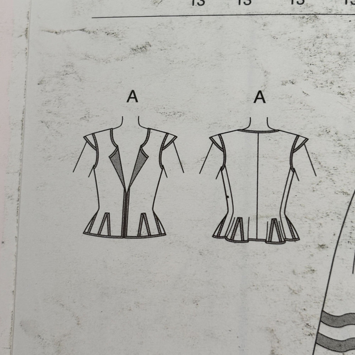 McCalls Cosplay Sewing Pattern M2089 Abigail Medieval Dress Renaissance Gown Costume 14-22 Uncut