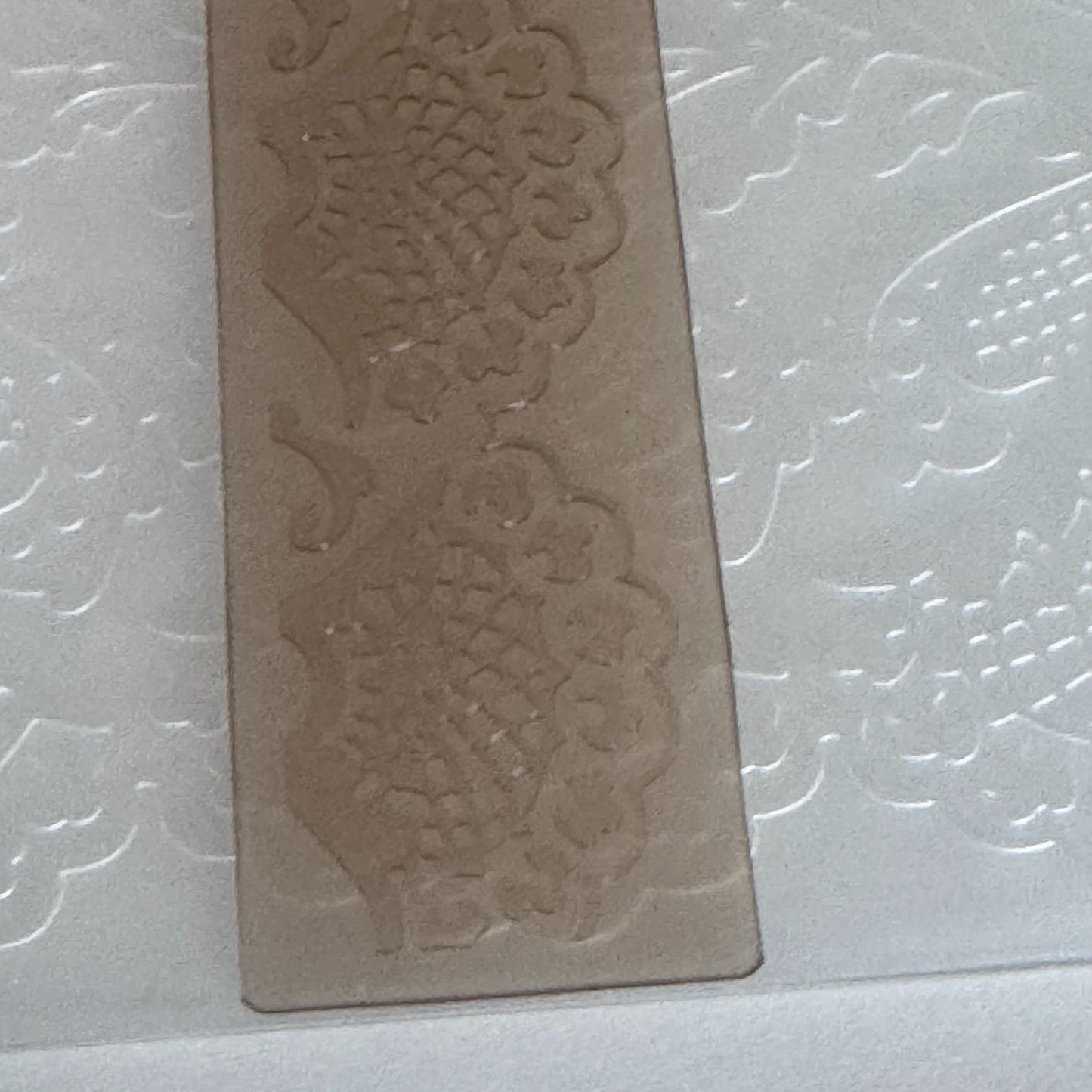 Cricut Cuttlebug Anna Griffin Jolie Lace Embossing Folder and Border Set Cardmaking Tool 5x7