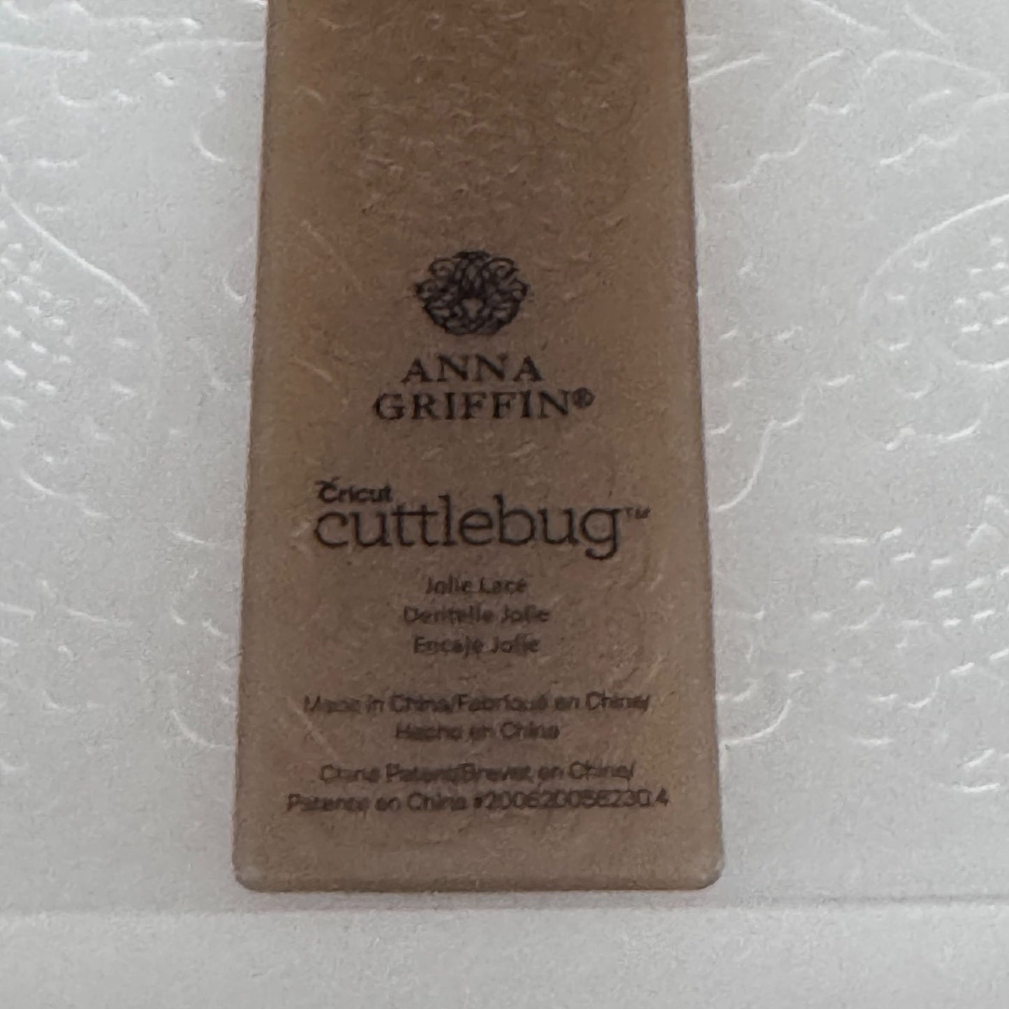 Cricut Cuttlebug Anna Griffin Jolie Lace Embossing Folder and Border Set Cardmaking Tool 5x7