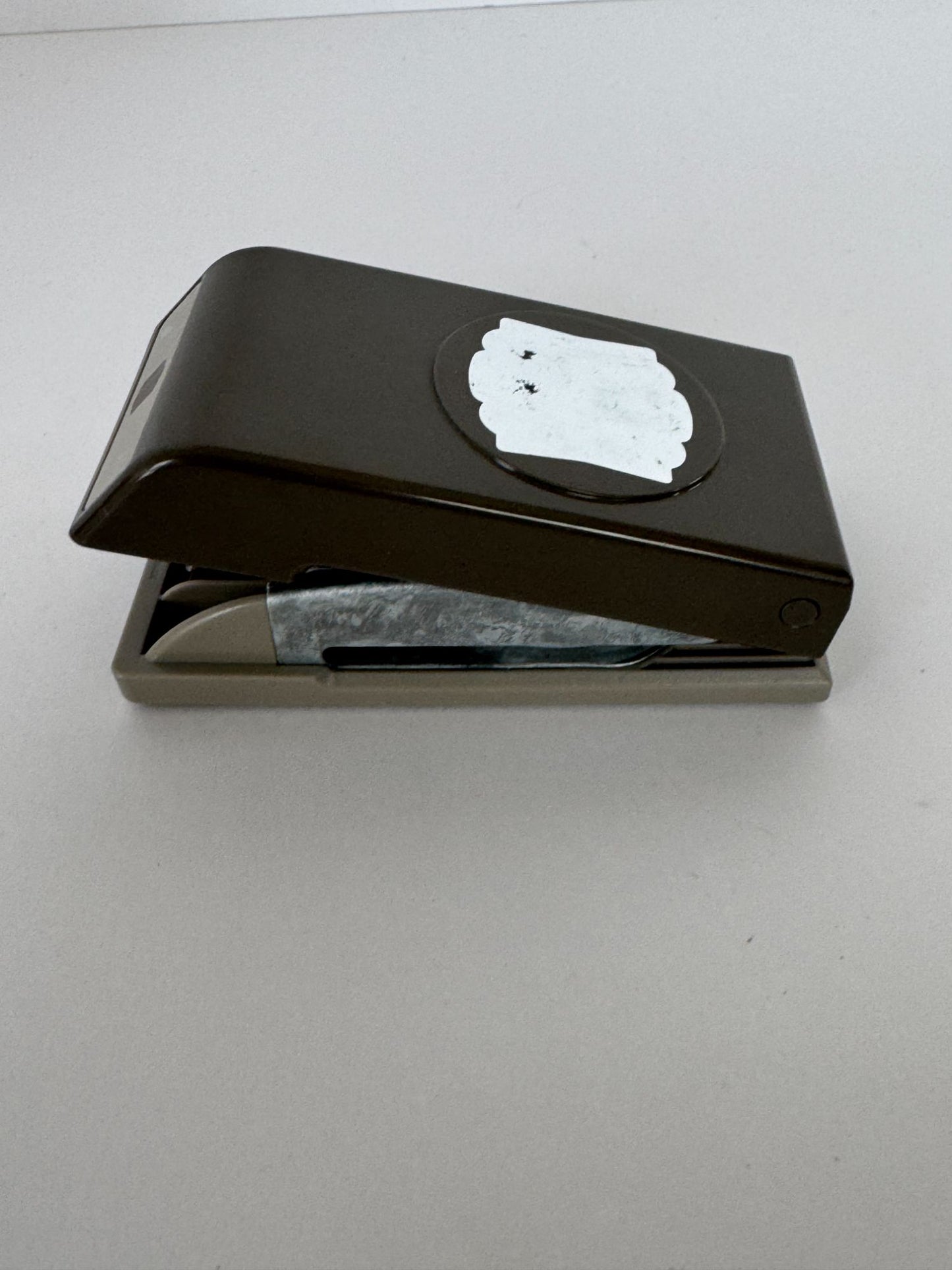 Stampin Up Paper Punch Artisan Label Scalloped Craft Scrapbook Decorative Slim