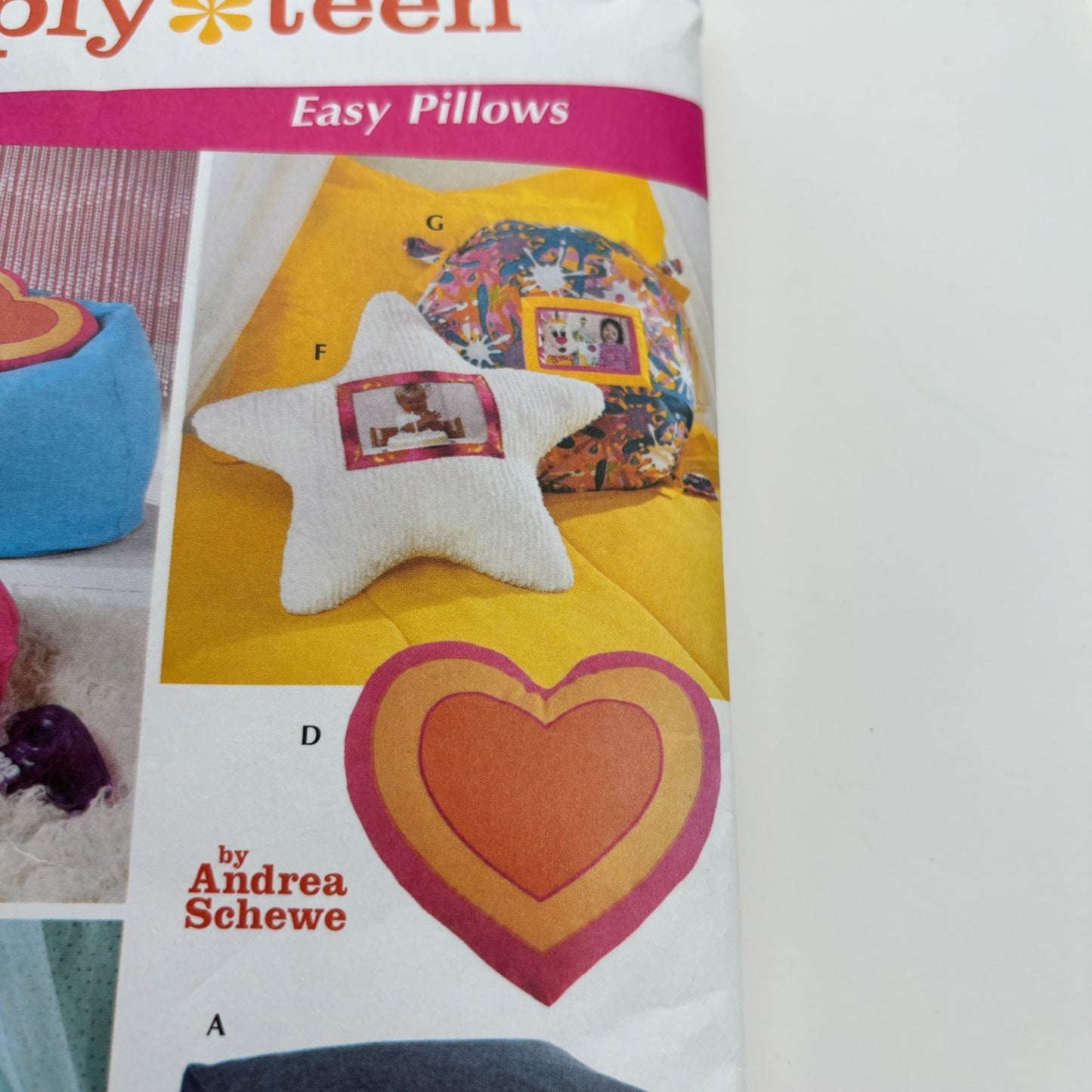 Simplicity Sewing Pattern 5105 Teen Room Accessories Easy Pillows Bean Bag Chair Home Decor