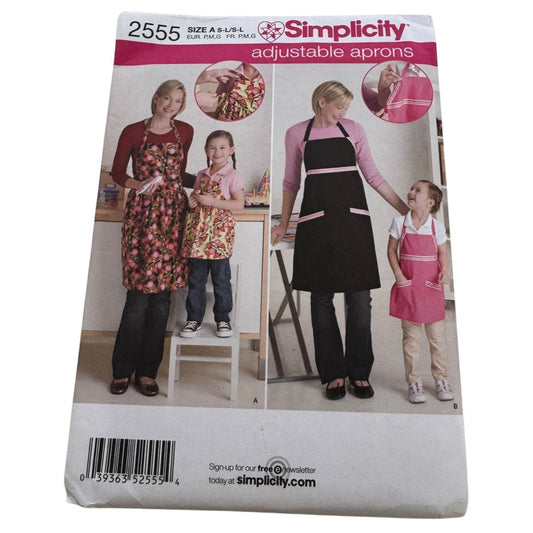 Simplicity Sewing Pattern 2555 Mother Daughter Matching Aprons Child Adult Uncut