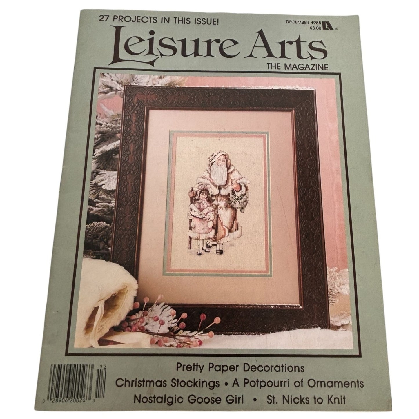 Leisure Arts Magazine December 1988 Cross Stitch Santa Christmas Stockings Knit