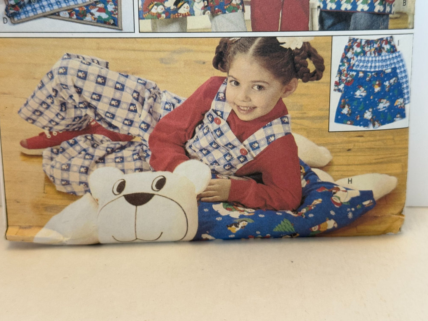 Butterick Sewing Pattern 4119 Family Christmas Apron Kids Adult Table Decor UC