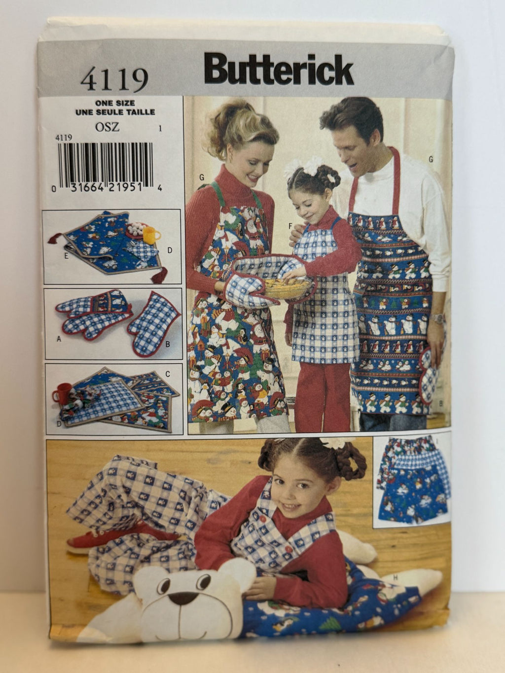 Butterick Sewing Pattern 4119 Family Christmas Apron Kids Adult Table Decor UC