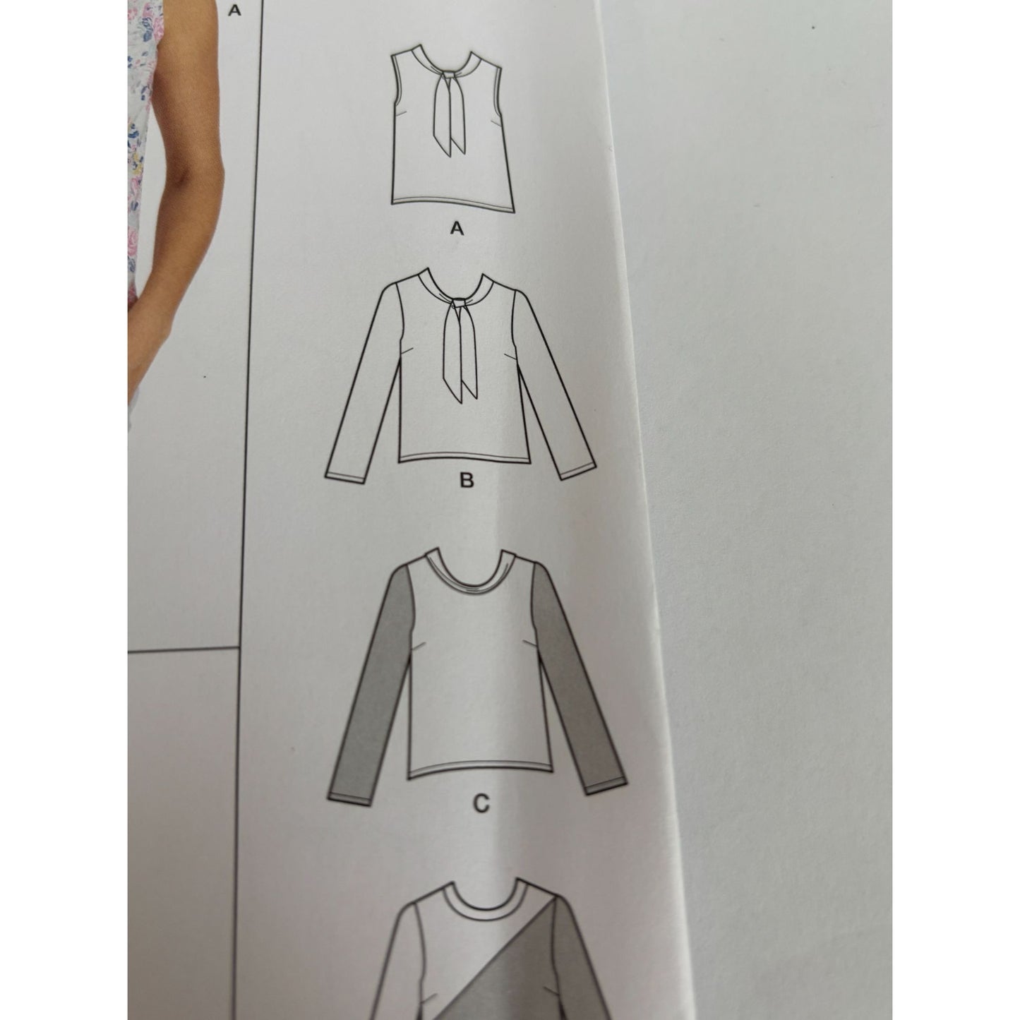 Simplicity Sewing Pattern S9579 Adaptive Top Shirt Blouse Easy Work Career 14-22