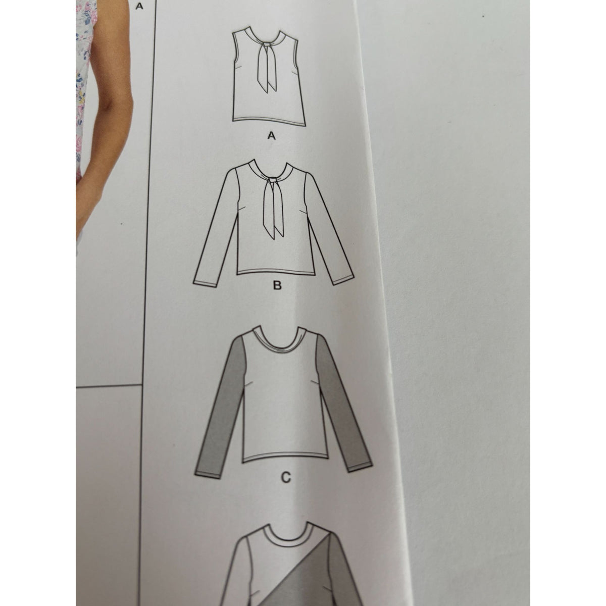 Simplicity Sewing Pattern S9579 Adaptive Top Shirt Blouse Easy Work Career 14-22