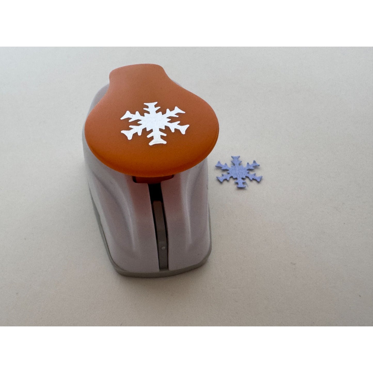 Fiskars Lever Paper Punch Small Snowflake 5/8 inch Christmas Holidays Cardmaking