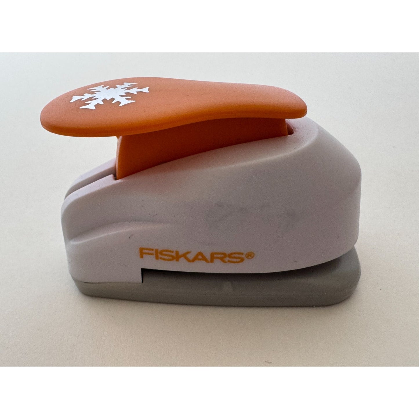 Fiskars Lever Paper Punch Small Snowflake 5/8 inch Christmas Holidays Cardmaking