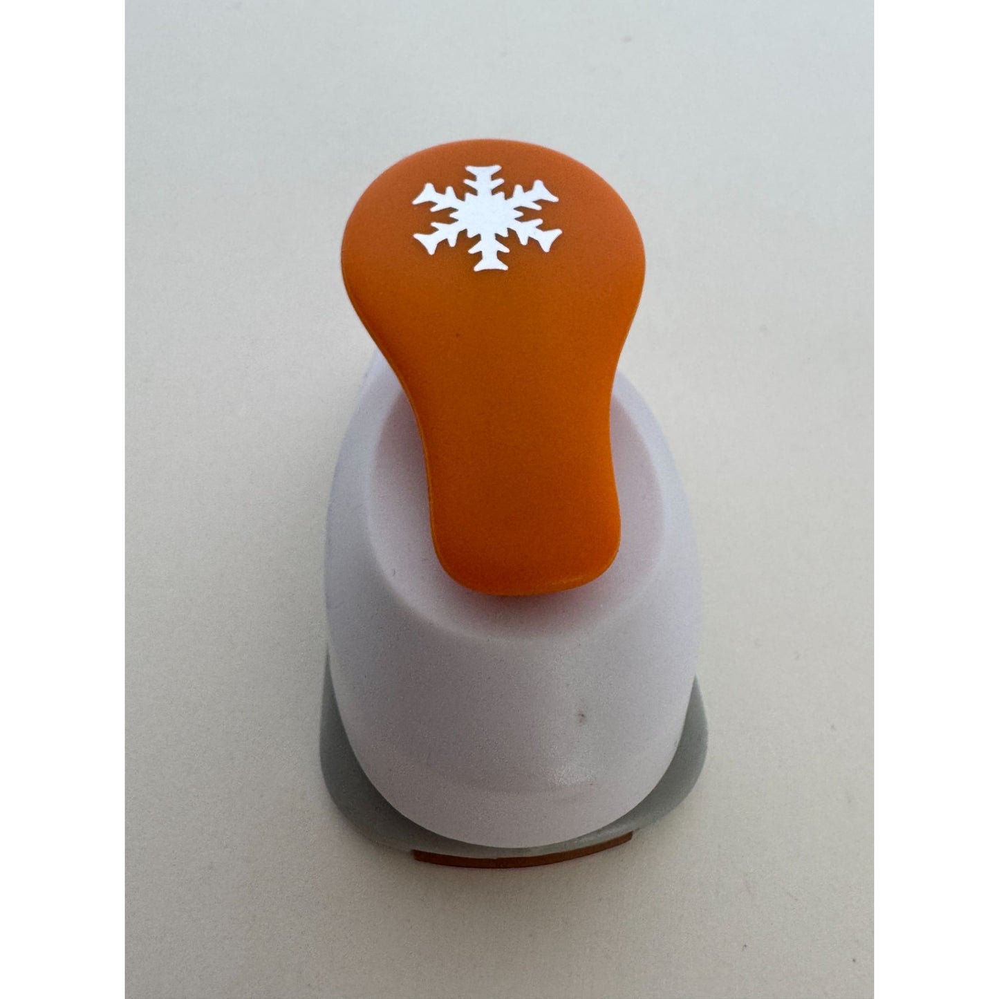 Fiskars Lever Paper Punch Small Snowflake 5/8 inch Christmas Holidays Cardmaking