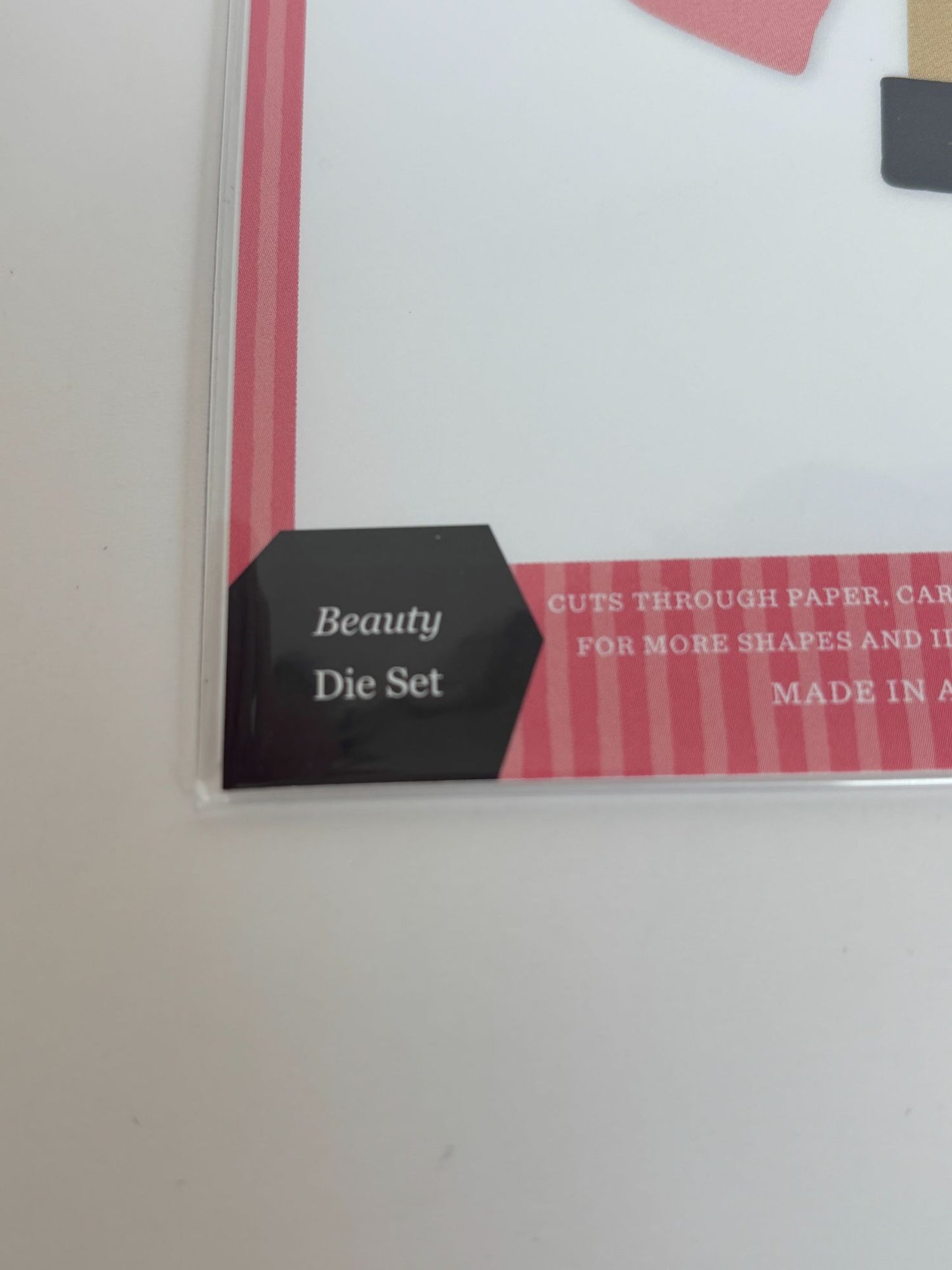 Echo Park Paper Salon Beauty Die Set Eyelashes Lipstick Make-Up Designer New