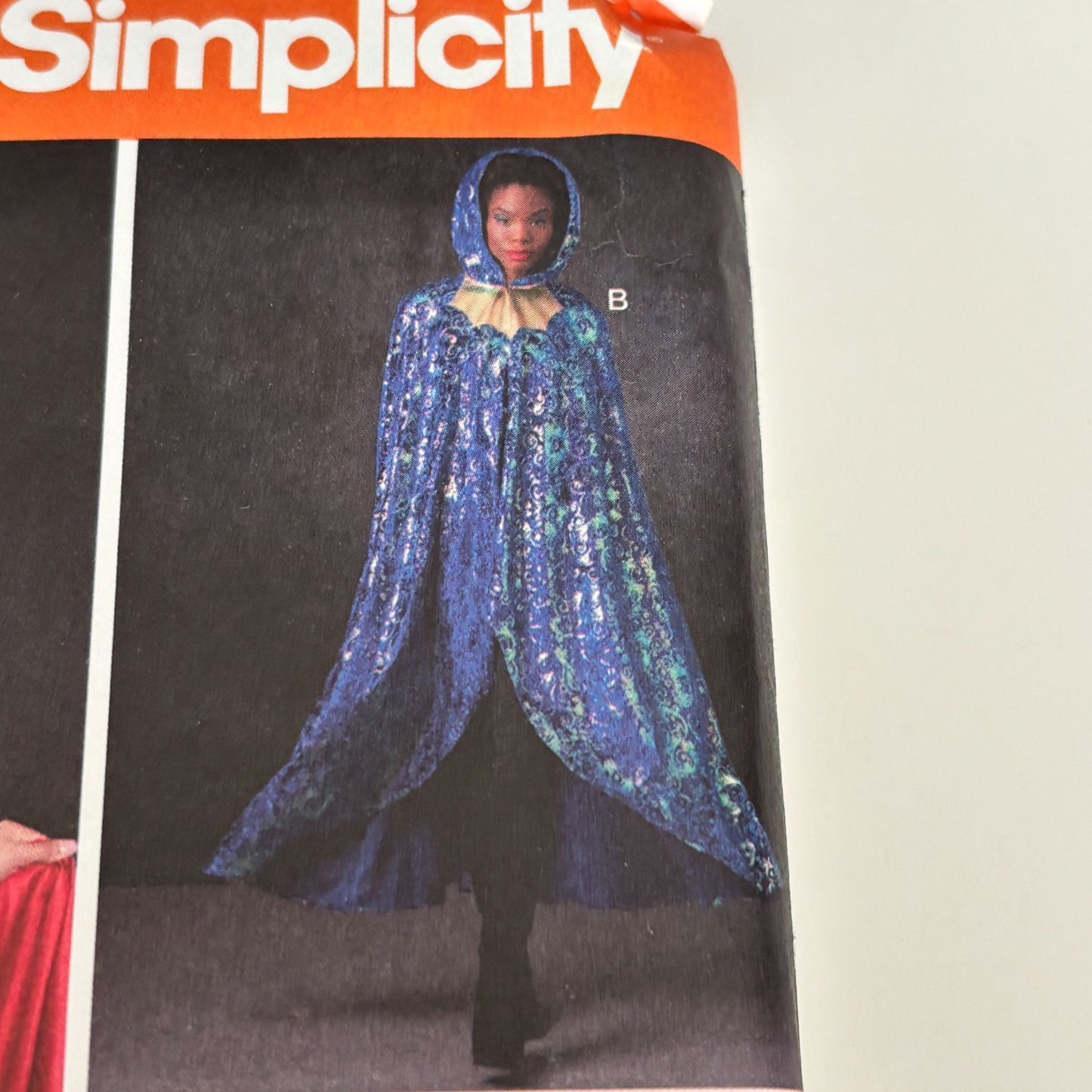 Simplicity Sewing Pattern S9008 Hooded Cape Fantasy Cloak Halloween Cosplay 10-20 Uncut