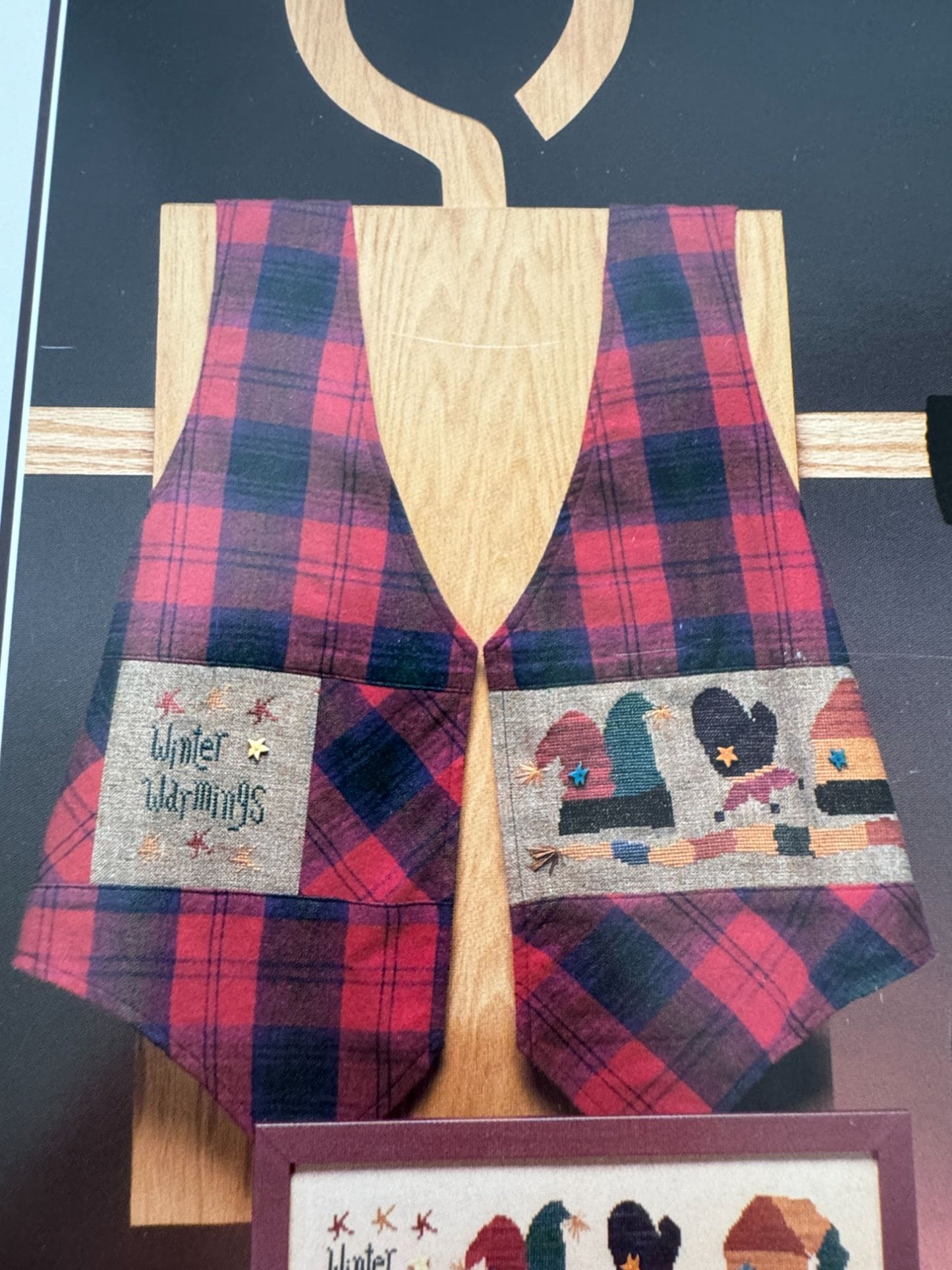 Heart In Hand Needleart Cross Stitch Pattern Winter Warmings Season Glove Hat