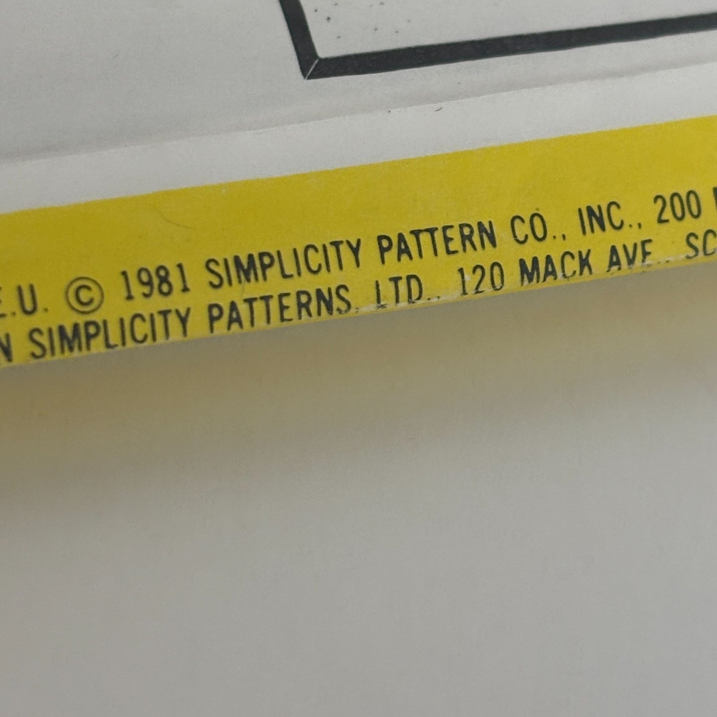 Simplicity House Sewing Pattern 124 Chicken Kitchen Apron Mitts Placemats Napkin