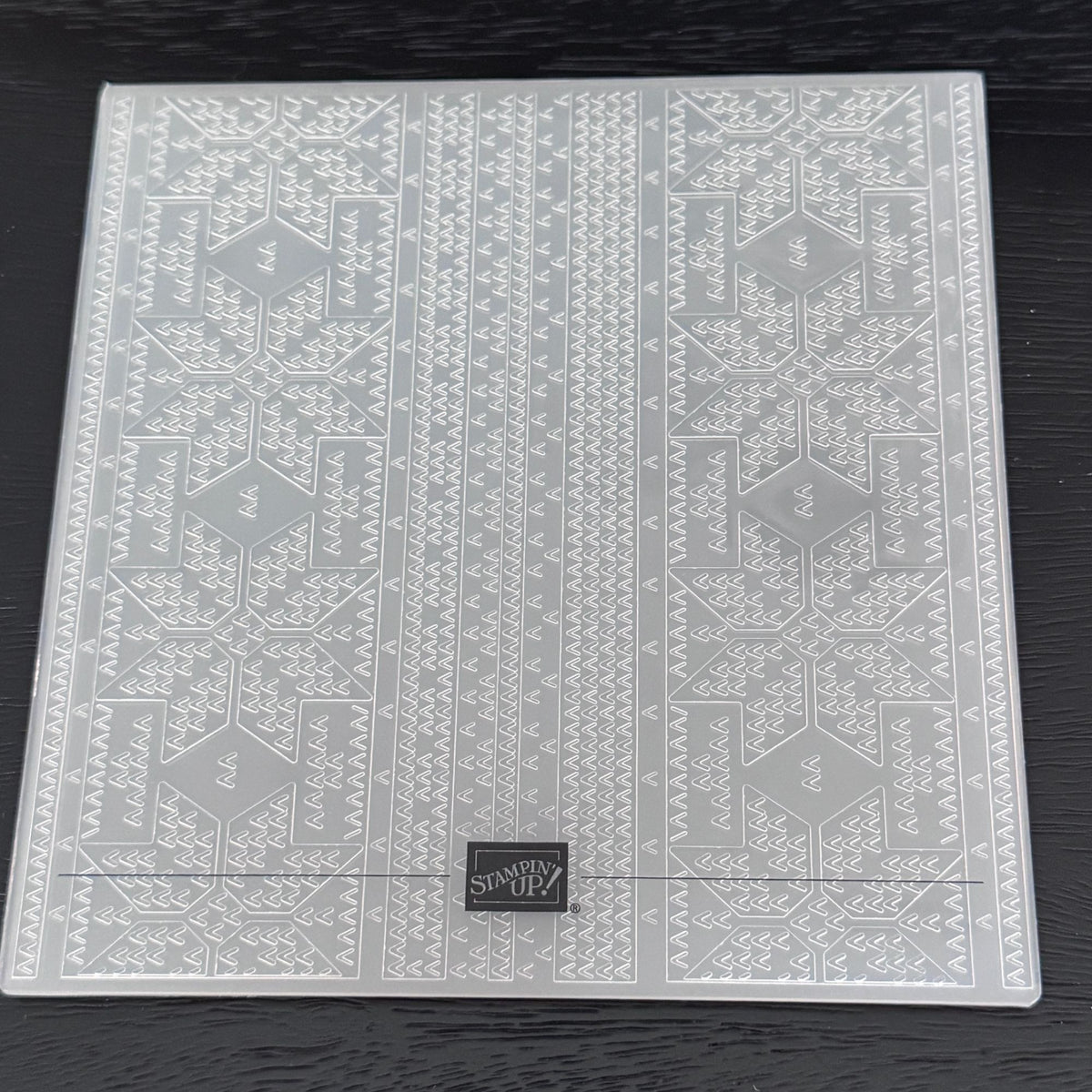 Stampin Cut and Emboss Embossing Folder Winter Knit Snowflake Sweater Christmas Cardmaking Holidays
