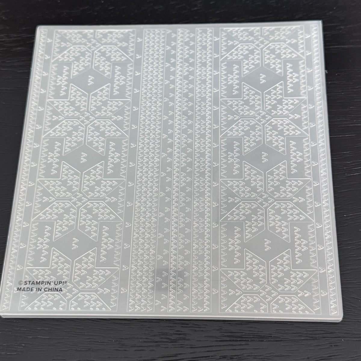 Stampin Cut and Emboss Embossing Folder Winter Knit Snowflake Sweater Christmas Cardmaking Holidays