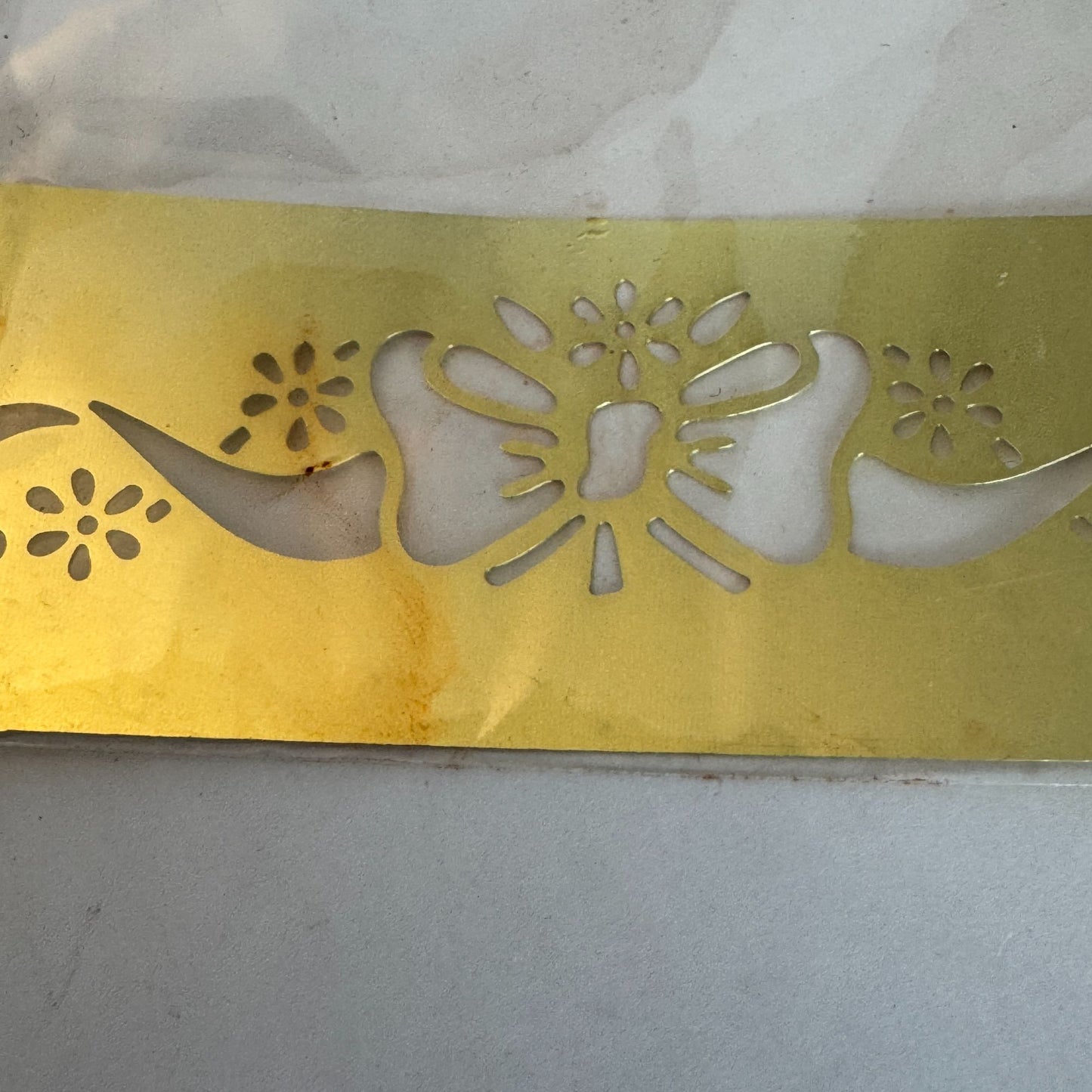 Heritage Handcrafts Embossing Brass Stencil Gift Bow Border Ribbon Paper Craft