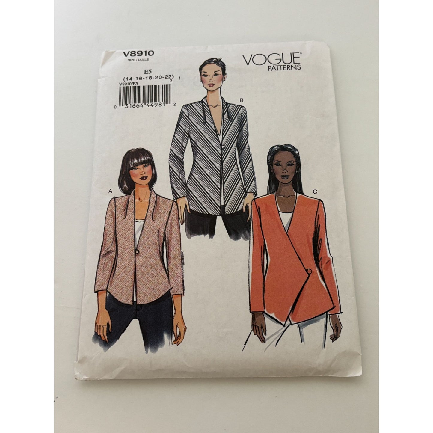 Vogue Sewing Pattern V8910 Misses Semi-Fitted Lined Jackets Blazer 14-22 Easy UC