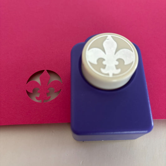 Fleur de Lis Paper Punch Craft Card Making Scrapbooking Round Circle Motif 1"